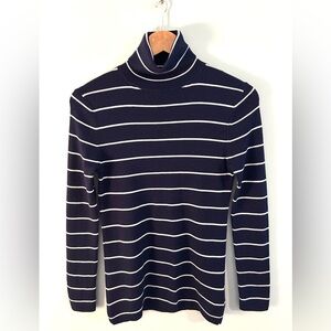 Guideboat Co. NYC  100% Merino Wool Knit Lightweight Turtleneck. Size Medium.